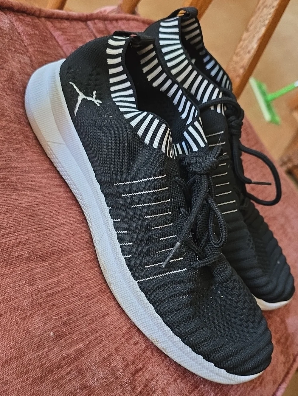 Danskin Black White Slip On Stretch Sneakers